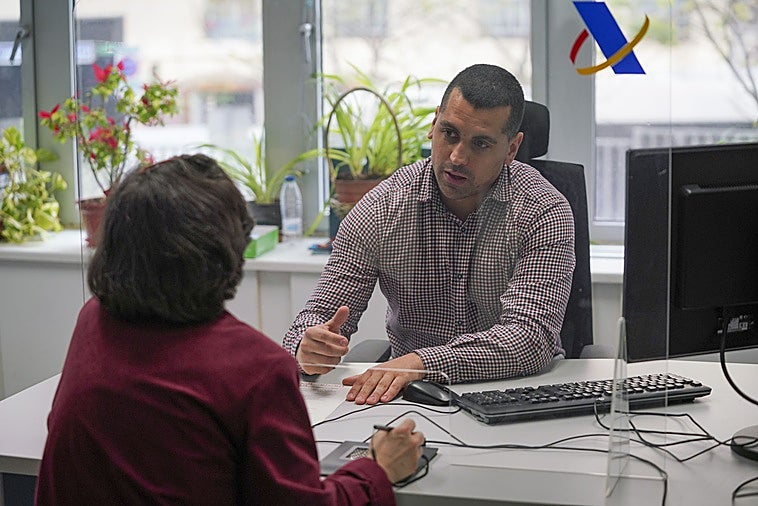 Hacienda pondrá la lupa en las ayudas económicas de padres a hijos: «Ojo con la periodicidad»